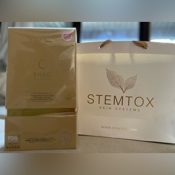 AVOLOGI ENEO ADVANCED Red Light Therapy Device - Picture 5 of 7